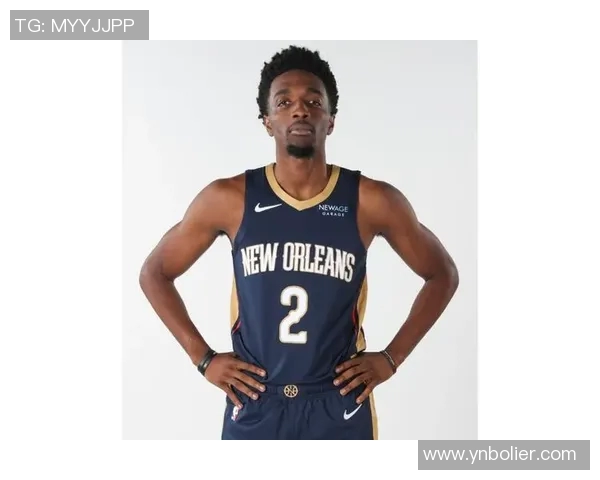 赫伯特琼斯如何在篮球场上展现出色的领导力与团队精神